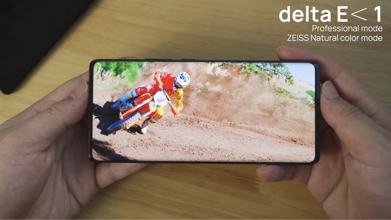 Chip hình ảnh V2 cũng mang đến một tính năng mới cho màn hình mang tên bảo vệ mắt thông minh AI. Chip hình ảnh V2 cũng mang đến một tính năng mới cho màn hình mang tên bảo vệ mắt thông minh AI.