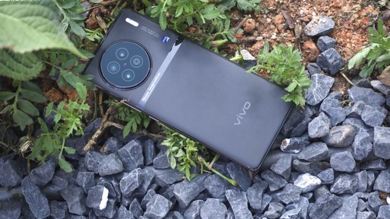 Dù vẫn tồn tại một số điểm yếu nhưng tác giả đánh giá Vivo X90 vẫn xứng đáng là một flagship killer của năm 2023. Dù vẫn tồn tại một số điểm yếu nhưng tác giả đánh giá Vivo X90 vẫn xứng đáng là một flagship killer của năm 2023.