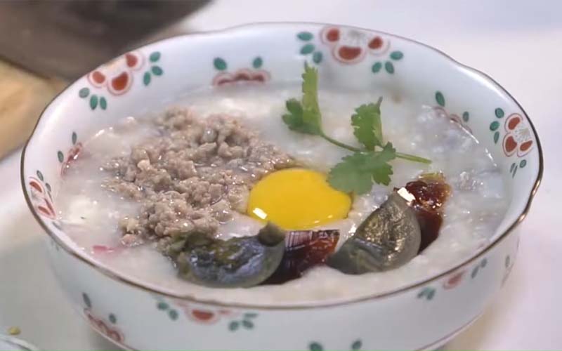Cháo nấm trứng bắc thảo thơm ngon hấp dẫn
