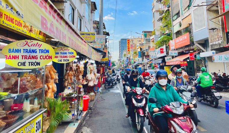 Khu ẩm thực mới toanh ở trung tâm TP Hồ Chí Minh khiến giới trẻ 'rần rần'