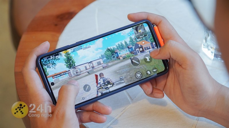 Dù chơi game trên Galaxy A73 hay Galaxy S20 FE đều tốt
