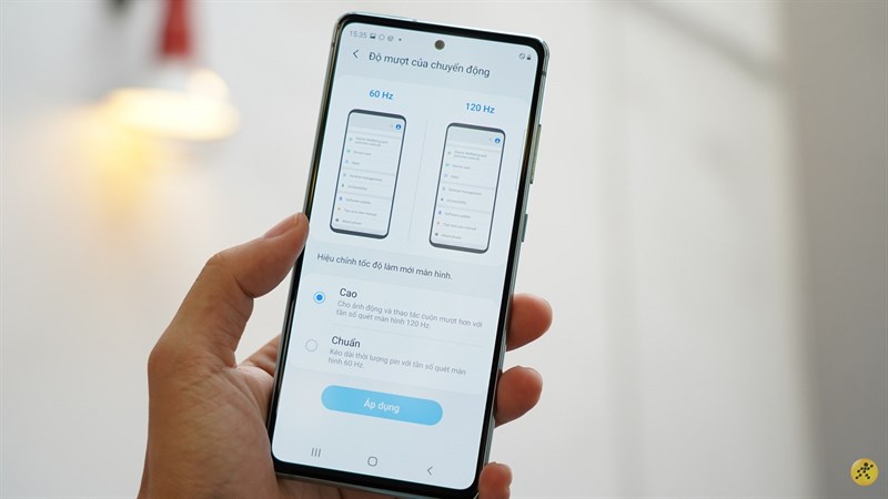Galaxy S20 FE và Galaxy A73 đều hỗ trợ màn hình 120 Hz