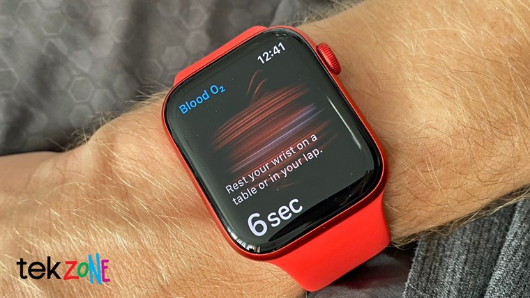 Có thể sử dụng phụ kiện nào để đo huyết áp trên Apple Watch Series 7 không? 
