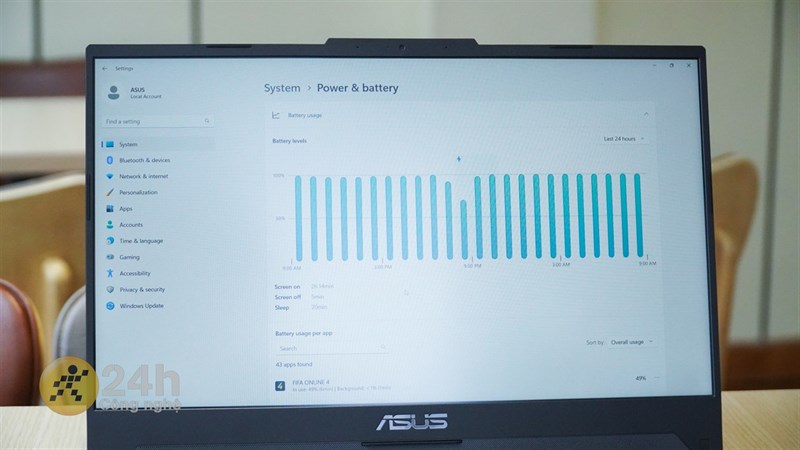 ASUS TUF Dash F15 2022 cho thời lượng sử dụng pin tương đối tốt với một chiếc laptop gaming. ASUS TUF Dash F15 2022 cho thời lượng sử dụng pin tương đối tốt với một chiếc laptop gaming.