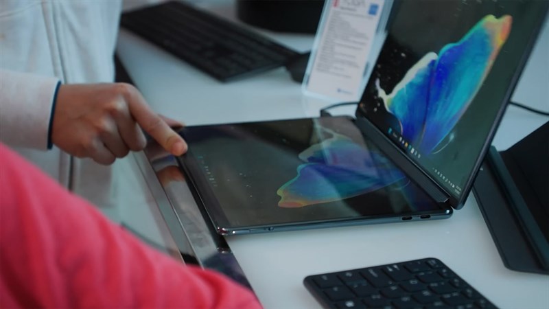 Lenovo Yoga Book 9i được trang bị màn hình kép cực kỳ độc đáo Lenovo Yoga Book 9i được trang bị màn hình kép cực kỳ độc đáo