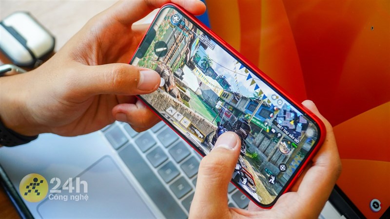 iPhone 14 Plus màn hình lớn, thiết kế hiện đại đang có giá rất 'mềm'