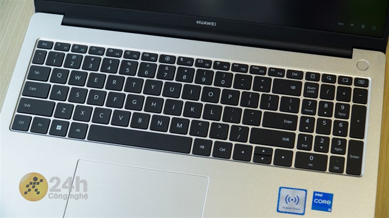 Trên tay Huawei Matebook D16 tại Việt Nam