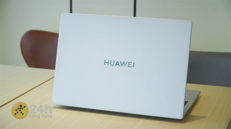 Trên tay Huawei Matebook D16 tại Việt Nam