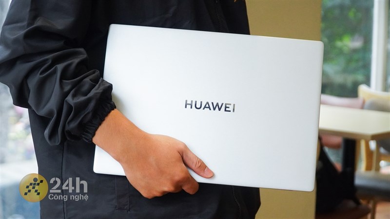 Trên tay Huawei Matebook D16 tại Việt Nam