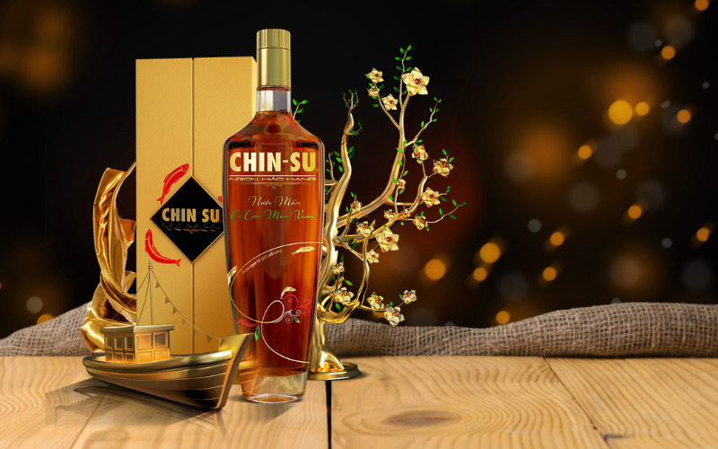 Logo Chin su nổi bật với màu chữ vàng đồng kết hợp với nắp chai cùng màu
