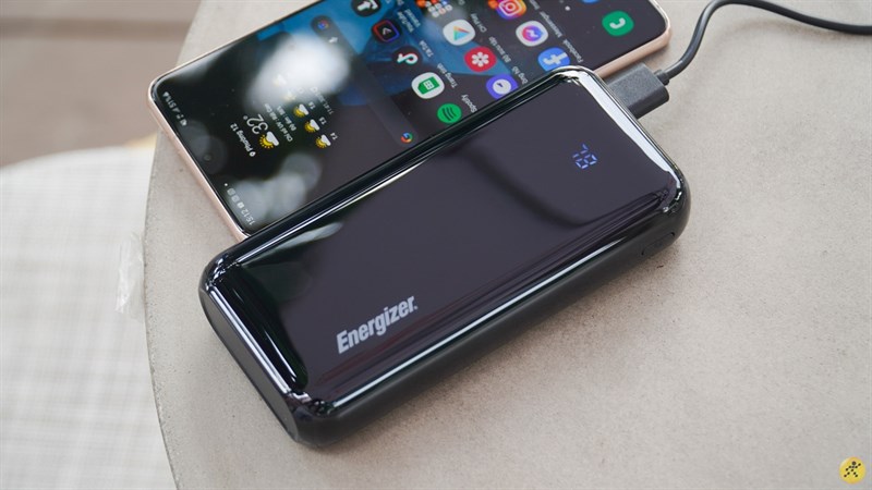 Một số mẫu pin sạc dự phòng còn hỗ trợ cả sạc nhanh