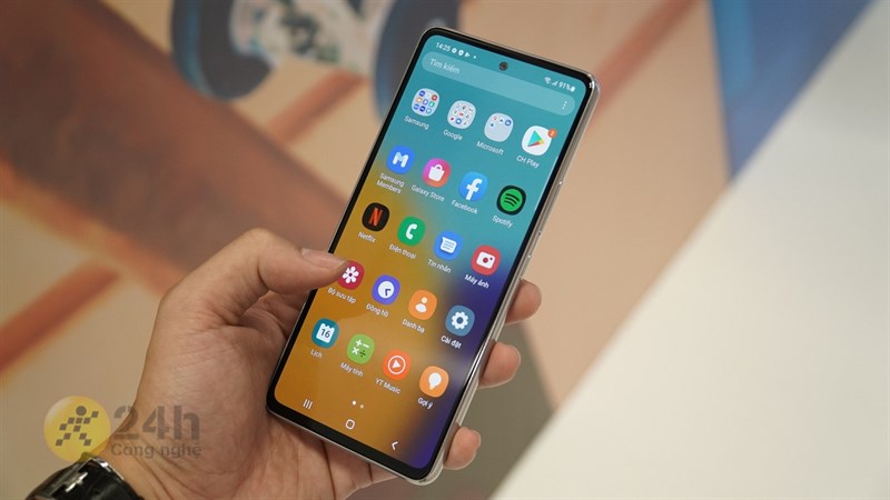 Samsung Galaxy A53 5G: Điện thoại thiết kế đơn giản chơi Tết Samsung Galaxy A53 5G: Điện thoại thiết kế đơn giản chơi Tết