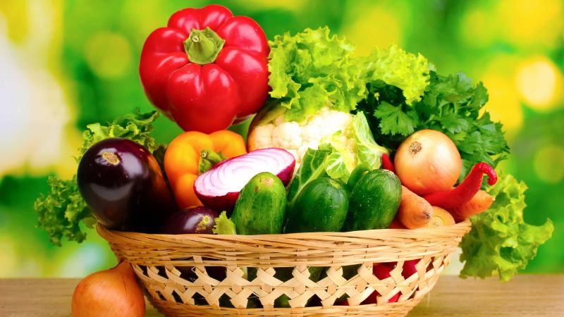 Ăn rau xanh trước món chính Ăn rau xanh trước món chính