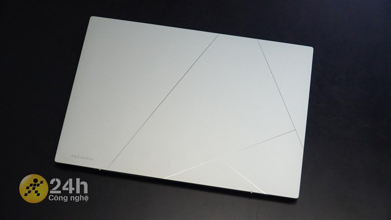 Đánh giá ASUS Zenbook 14 OLED Đánh giá ASUS Zenbook 14 OLED