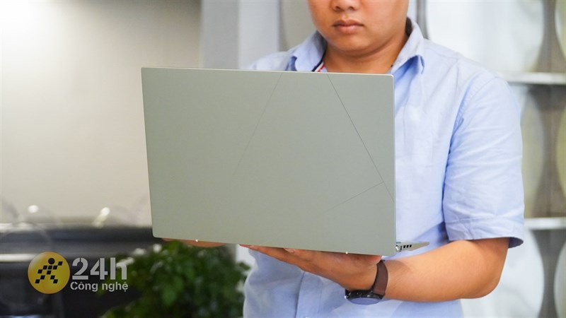 Đánh giá ASUS Zenbook 14 OLED Đánh giá ASUS Zenbook 14 OLED