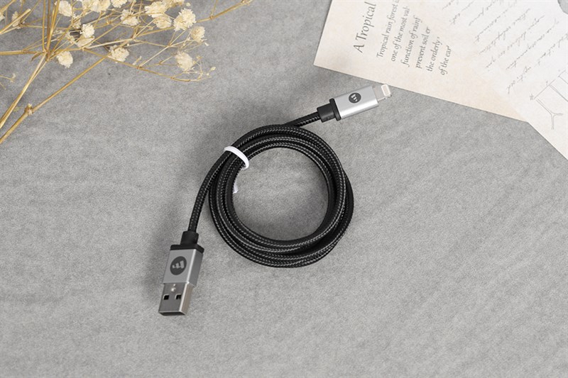 Cáp Lightning MFI 1 m Mophie giảm 40%