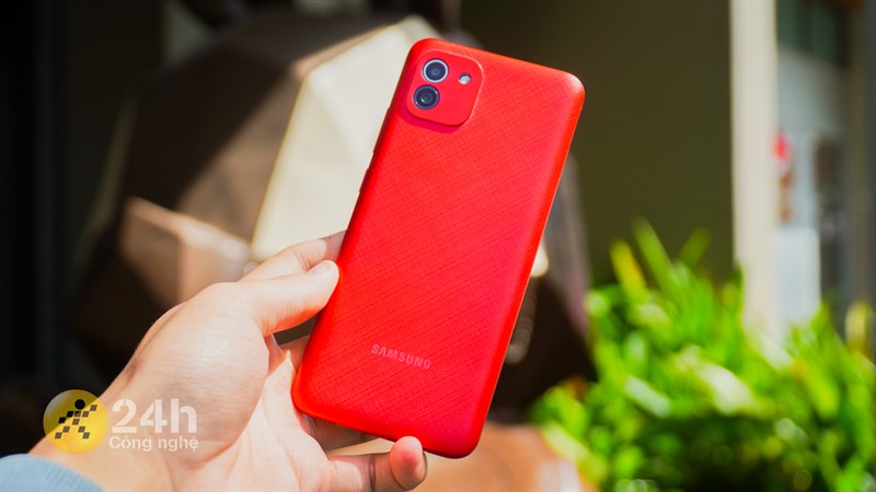 Khuyến mãi bất ngờ lên đến 900K khi mua Galaxy A03, mua ngay kẻo lỡ