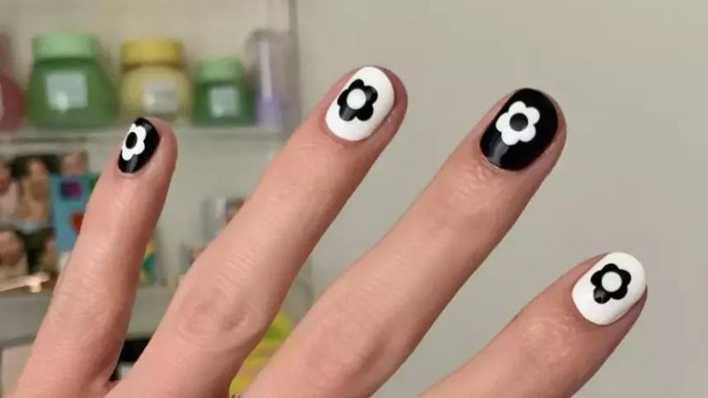 Hướng dẫn cách vẽ nail đen trắng khiến nàng mê mẩn