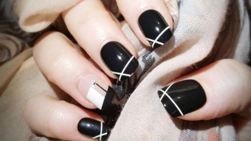 100 Mẫu nail màu đen đẹp huyền bí và sang chảnh