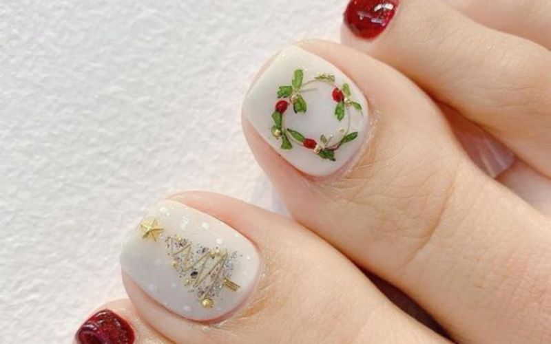 Mẫu nail chân đính đá đơn giản