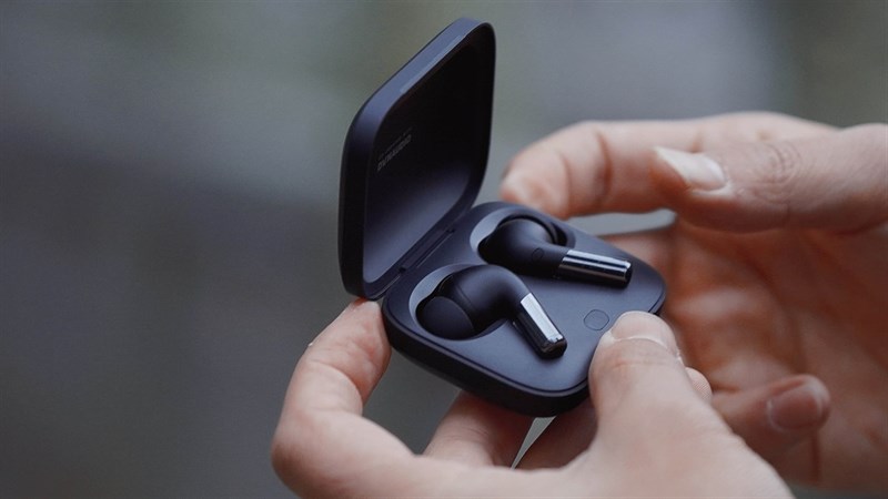 Trên tay OnePlus Buds Pro 2: Thiết kế cá tính, pin dùng đến 39 tiếng