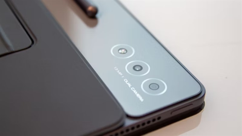 Lenovo Tab Extreme cũng được trang bị cụm camera sau.
