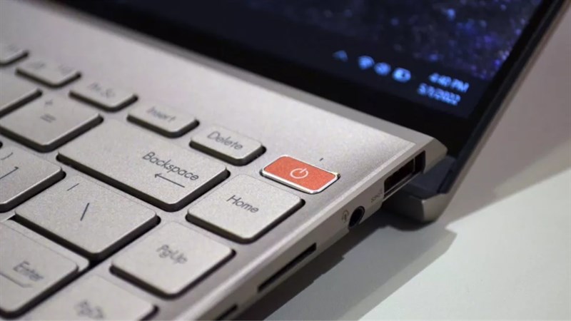 ASUS Zenbook 14X OLED Space Edition sử dụng bản lề ErgoLift.