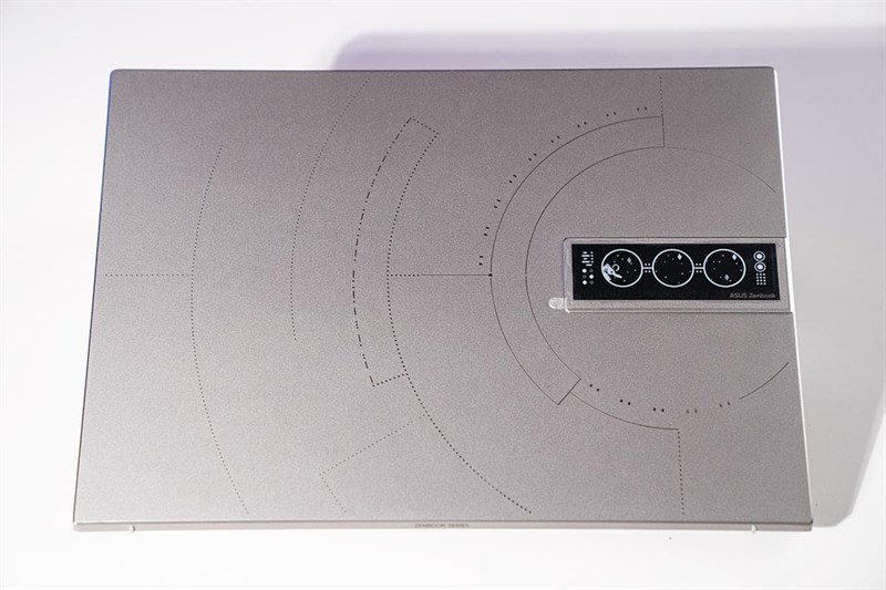 ASUS đã sử dụng loại RAM LPDDR5 cho Zenbook 14X OLED Space Edition, có tần số tác giả đa 4.800 MHz.