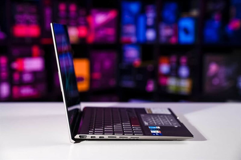 Tác giả không nhận thấy bất kỳ sự khác biệt đáng kể nào về hiệu suất giữa Chế độ tiêu chuẩn và Chế độ hiệu suất khi sử dụng hàng ngày nhưng một số điểm chuẩn tổng hợp đã mang lại điểm số tốt hơn một chút khi Chế độ hiệu suất được bật.