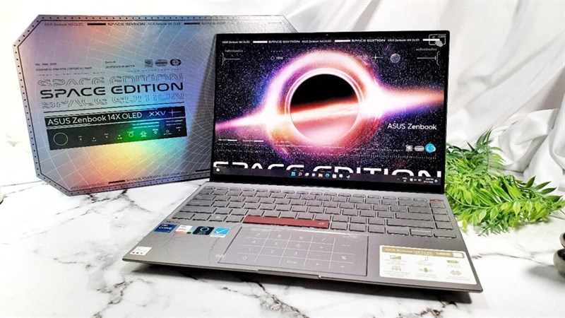 Tác giả đã sử dụng ASUS Zenbook 14X OLED Space Edition cho công việc văn phòng.