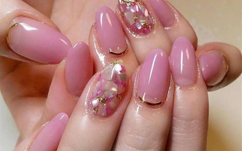 Nail màu hồng pastel cho nàng da ngăm