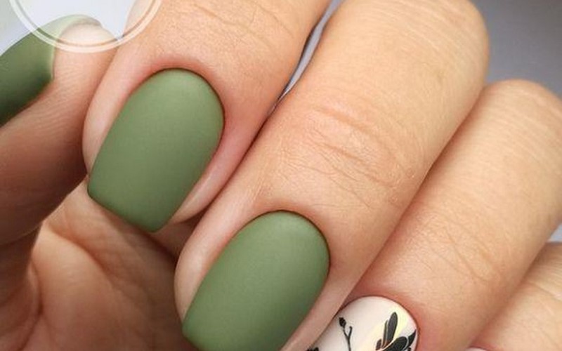 Nail màu xanh lá mang đến nét cổ điển dịu dàng