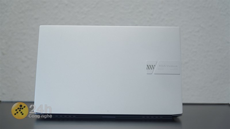 Vivobook Pro 15 OLED có độ mỏng chỉ 19.9 mm cùng khối lượng 1.8 kg. Vivobook Pro 15 OLED có độ mỏng chỉ 19.9 mm cùng khối lượng 1.8 kg.
