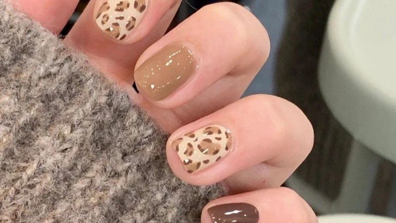 Nail nâu phối họa tiết da báo