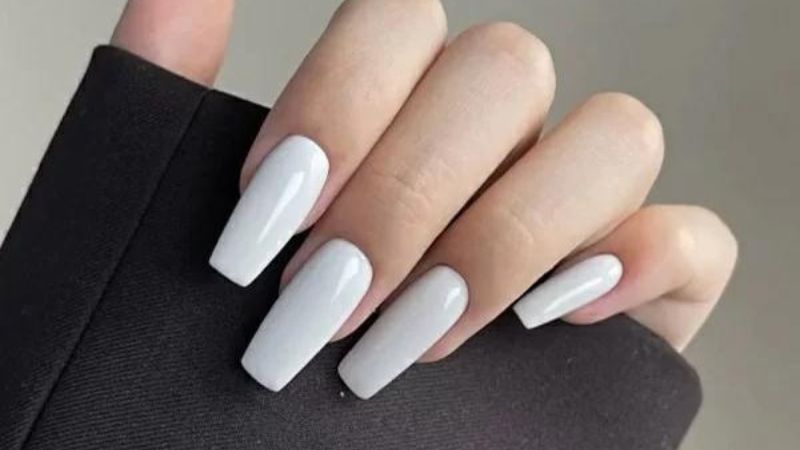 Nail trắng