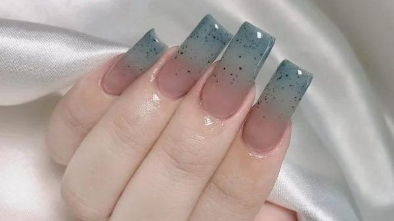 Nail ombre phối nhũ lấp lánh