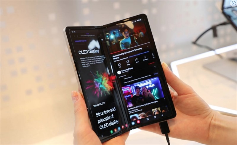 Màn hình Samsung gập 360 độ