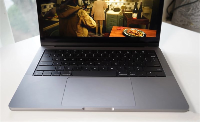 Trên tay MacBook Pro M2 Max