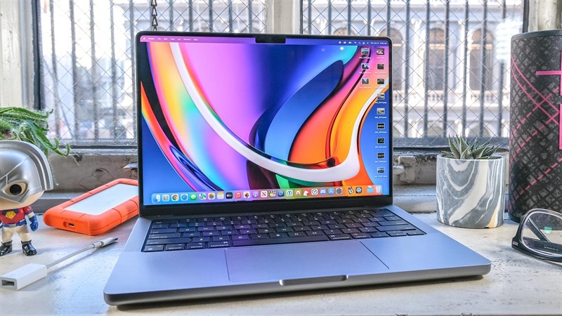 Trên tay MacBook Pro M2 Max