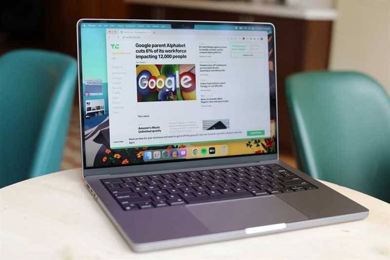 Trên tay MacBook Pro M2 Max