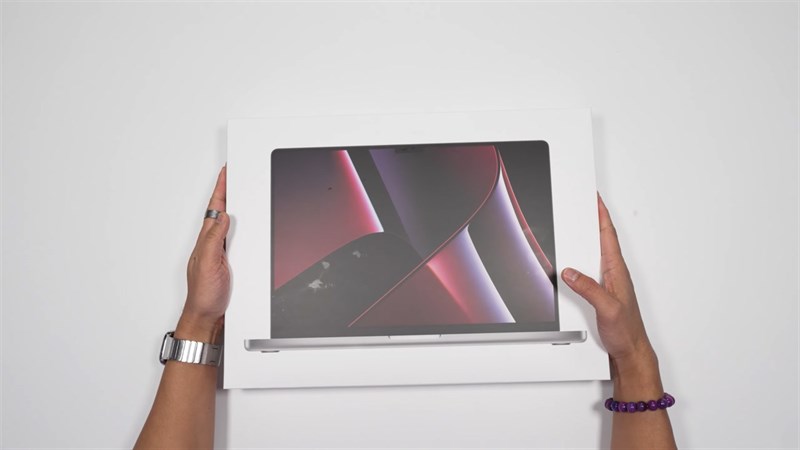 Trên tay MacBook Pro M2 Max