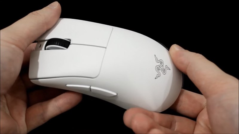 Razer DeathAdder V3 Pro được bán ra tại thị trường Mỹ với mức giá 149 USD (khoảng 3.5 triệu đồng). Razer DeathAdder V3 Pro được bán ra tại thị trường Mỹ với mức giá 149 USD (khoảng 3.5 triệu đồng).
