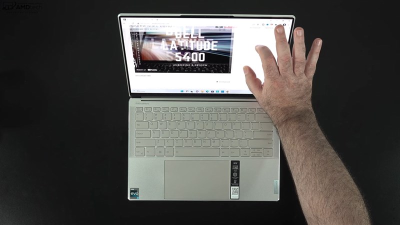Trên tay Lenovo YOGA Slim 9i 2022