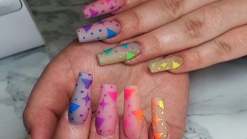 Nail neon đơn giản