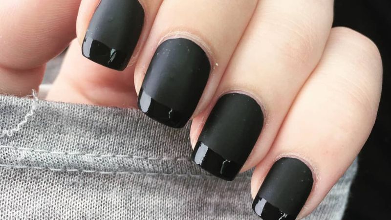 Nail phối giữa nhám và bóng