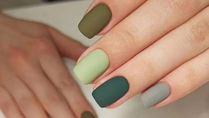 Nail phối nhiều tone xanh lá