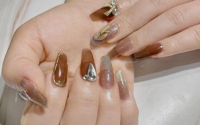 Nail màu thạch nâu