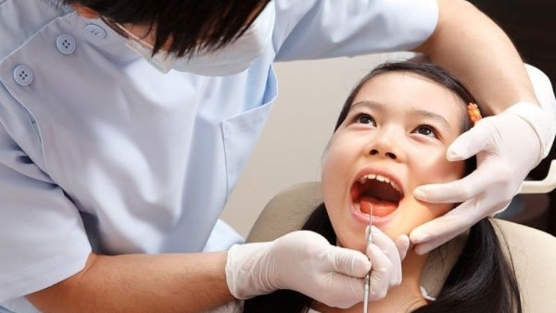Cần đưa bé đi khám răng định kỳ 6 tháng