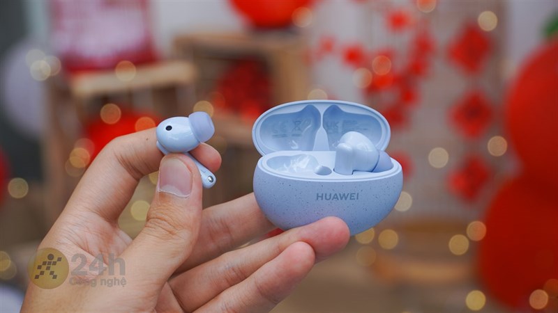 Các thao tác điều khiển bằng cử chỉ vuốt, chạm diễn ra mượt mà, nhanh và chuẩn xác.