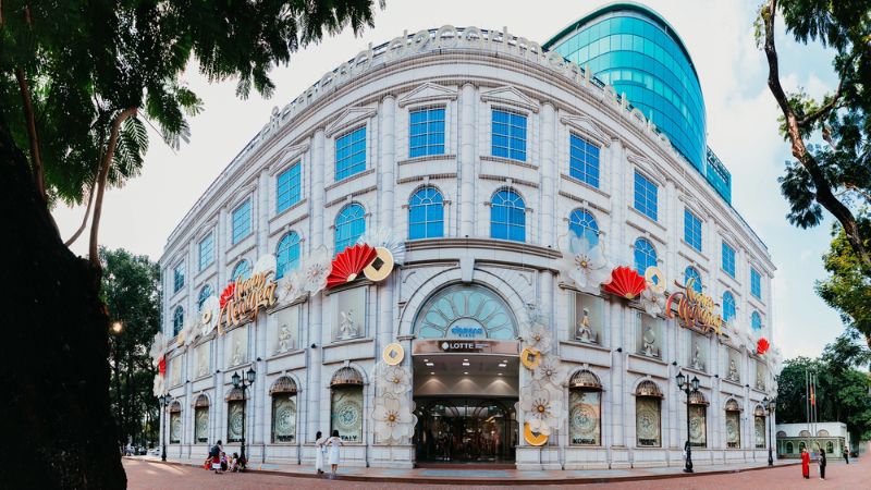 Trung tâm thương mại ‘huyền thoại’ tại Sài Gòn phủ màu áo mới